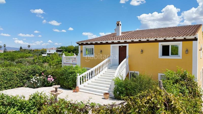 Foto 567a9f77-6dc1-42e4-bef6-cad8ef092d41. Chalet in Coín