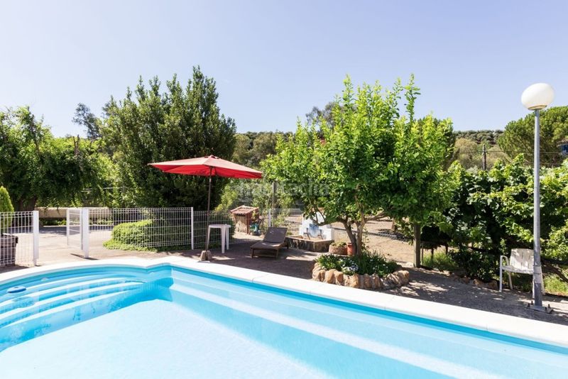 Foto 7ff6500c-7782-4176-b214-dd5a58d4c416. Masia amb piscina a Manzanera