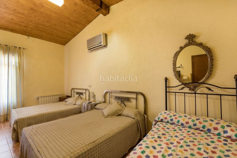 Foto dd81fbbd-5003-4389-9ceb-ac8b5498fc75. Masia amb piscina a Manzanera