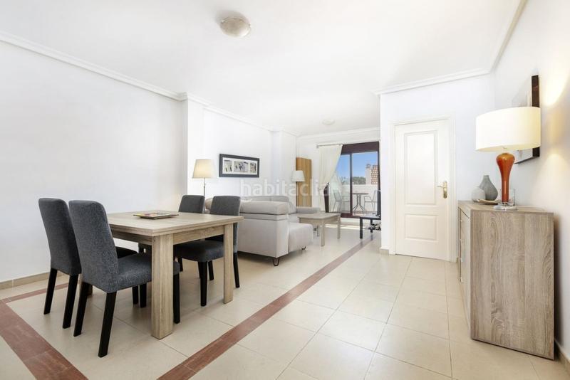 Foto 1b5b7eba-01f1-4592-9f34-8bd225a33f75. Attico con parcheggio piscina in Nueva Andalucía centro Marbella