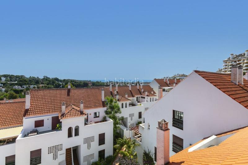 Foto 0371e2e2-97d4-42b7-a318-154afe152a1d. Attique avec parking piscine dans Nueva Andalucía centro Marbella