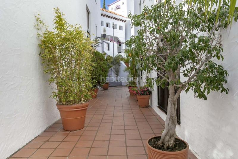 Foto 9ecb2646-4863-4e32-bd6b-7862c6d8f122. Attique avec parking piscine dans Nueva Andalucía centro Marbella