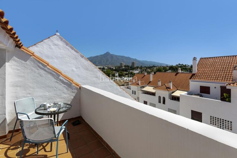 Foto c7e154b6-6ce6-4539-98a4-31e5cdea1a62. Dachwohnung mit parking pool in Nueva Andalucía centro Marbella