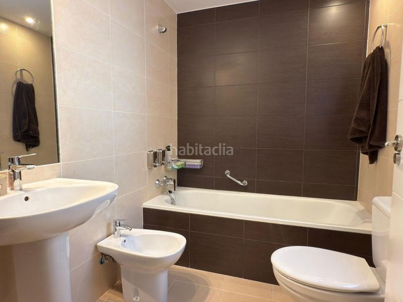 Foto bf0d025a-5246-4486-a153-353c43c05b83. Casa pareada en Coín