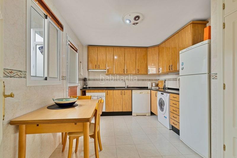 Foto 778bfa6f-3060-41af-a5f2-6bbf54de7eda. Attique avec parking piscine dans Puerto Deportivo Fuengirola