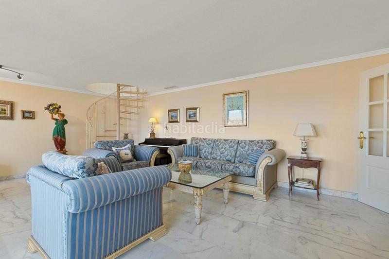 Foto f41f739c-ee5b-4e92-afe2-0aaeff582fae. Dachwohnung mit parking pool in Puerto Deportivo Fuengirola