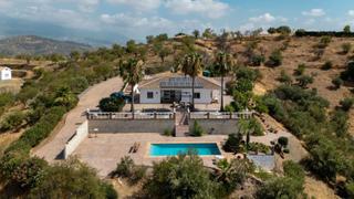 Country house in Guaro