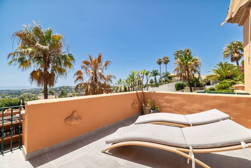 Foto 04e39f30-e865-4208-aa98-123685265a2d. Dúplex en Nueva Andalucía centro Marbella