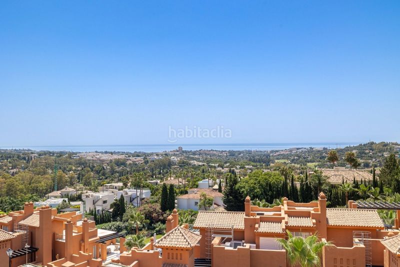 Foto 150d18b8-d1a8-4878-9406-e7a7ebc24534. Dúplex en Nueva Andalucía centro Marbella