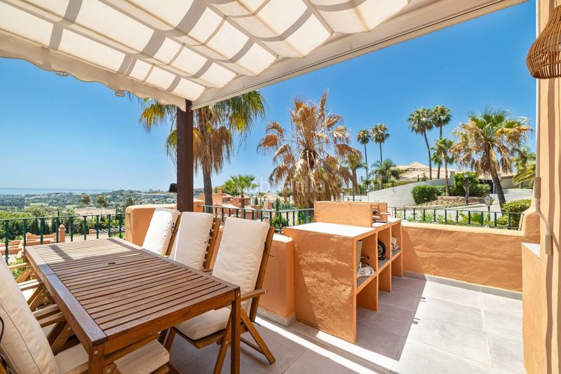 Foto d9e8aa49-a76a-4430-a11e-9933e4e551e5. Dúplex en Nueva Andalucía centro Marbella