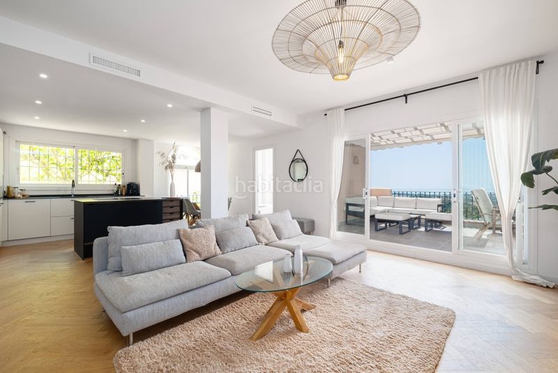 Foto f1c09911-1fae-4cfb-b23c-820e4c03fc77. Dúplex en Nueva Andalucía centro Marbella