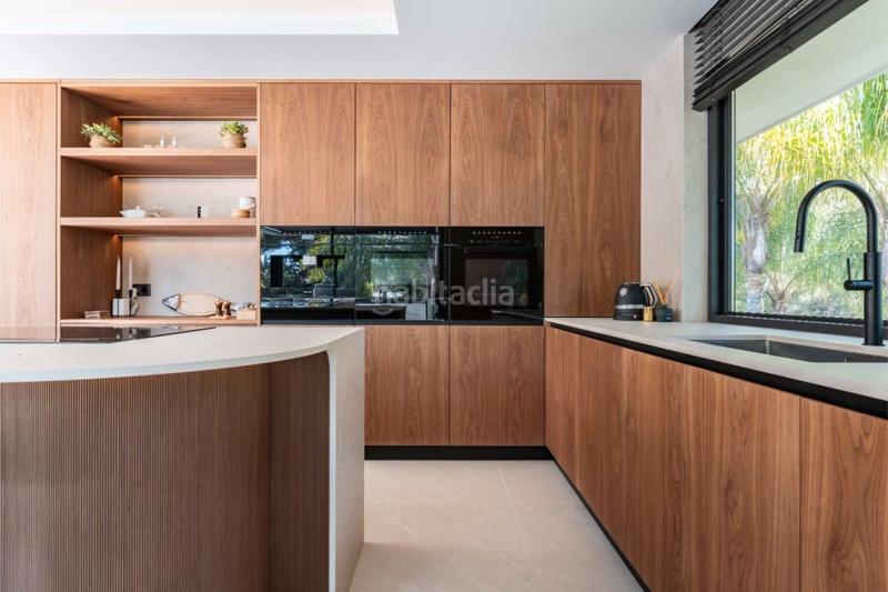 Foto 41a277ae-4d1a-4736-89ae-454ea27b7d2b. Chalet mit heizung parking pool in Hacienda Las Chapas Marbella