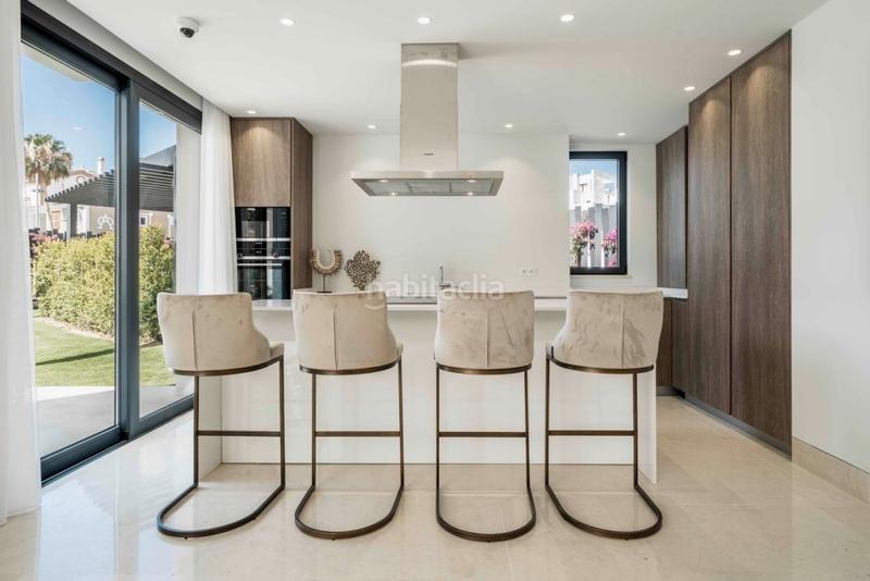 Foto c84dba80-5249-4d18-9a01-2c66398fdcaf. Chalet with heating parking pool in Paraiso - Barronal Estepona