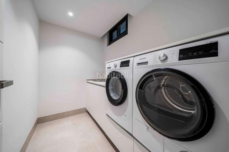 Foto 9dfd937b-090e-4124-bbae-cc87b490aa3d. Xalet amb calefacció aparcament piscina a Paraiso - Barronal Estepona