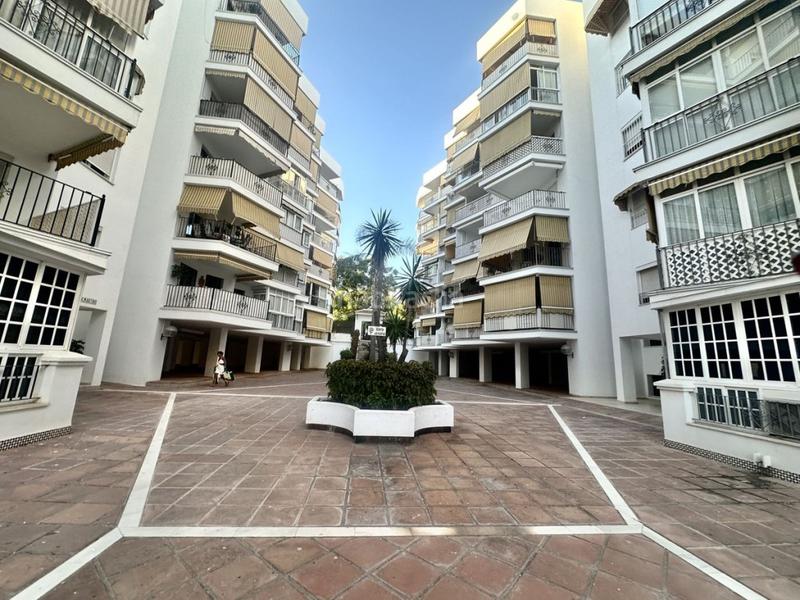 Foto 3d0aa26a-4da3-42e9-a81f-25c89ced99ec. Rez-de-chaussée avec piscine dans Playa Bajadilla - Puertos Marbella