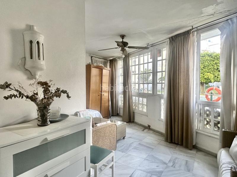 Foto 50a4a73b-6a94-4055-9b18-e41468ad1f53. Rez-de-chaussée avec piscine dans Playa Bajadilla - Puertos Marbella