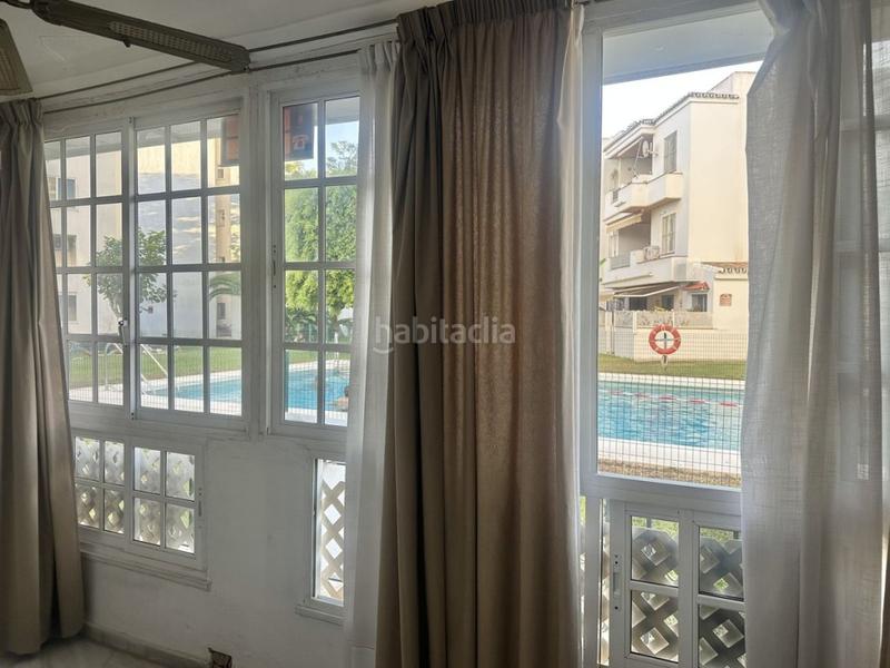 Foto ffcbd1f2-18dc-4273-8e23-20a47f845cc5. Rez-de-chaussée avec piscine dans Playa Bajadilla - Puertos Marbella