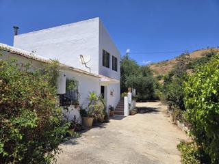 Chalet in Almogía