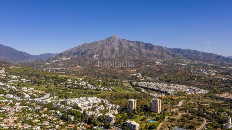 Foto d9f04527-30fe-449c-80f2-ad52197621d4. Piano terra con parcheggio piscina in Nueva Andalucía centro Marbella
