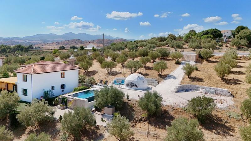 Foto eda2fb82-8dad-45b4-a7fd-daa56ca9d974. Xalet amb piscina a Coín