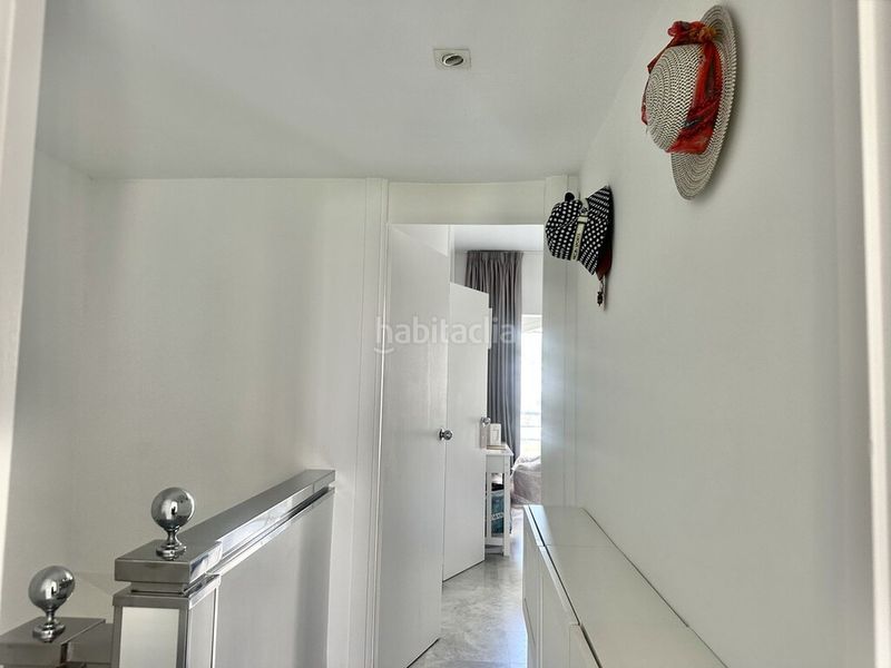 Foto 977f8f21-e4fa-4ada-95d4-130f32539941. Dúplex amb calefacció aparcament piscina a Playa de la Fontanilla Marbella