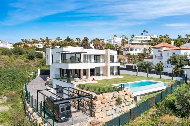 Foto 03456881-9ed5-418c-bb47-6cf467ddd9a4. Chalet mit heizung parking pool in Benahavís pueblo Benahavís