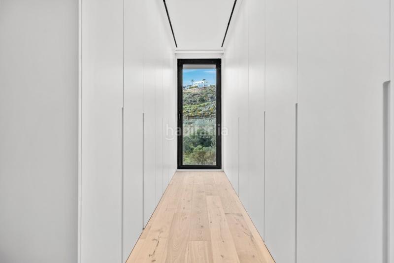 Foto 56f72ba4-2ba9-4aee-9e05-e407db77e281. Chalet with heating parking pool in Benahavís pueblo Benahavís