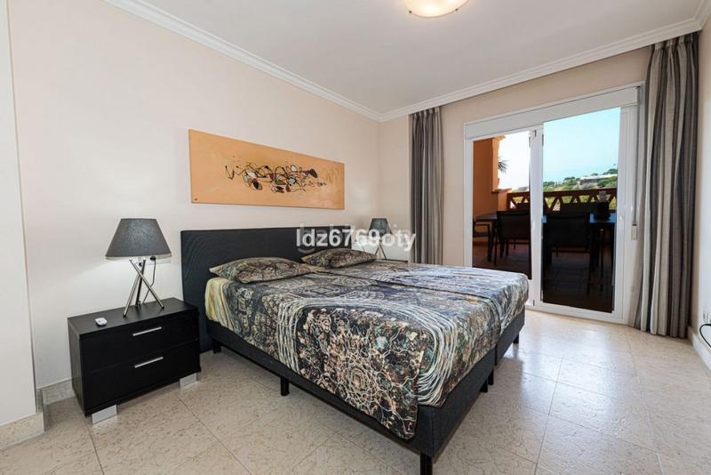 Foto f6de93c4-25ff-4fe8-bd9b-ffc9af452d5e. Apartamento en Nueva Torrequebrada Benalmádena