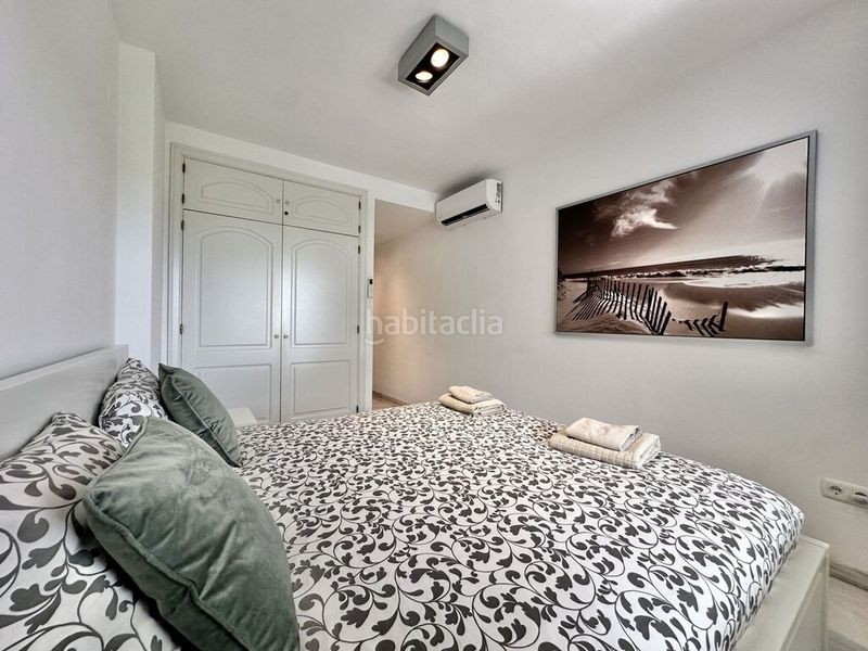 Foto a23b5751-f8db-489f-85bd-b4c958662128. Planta baixa amb aparcament piscina a Calahonda Mijas