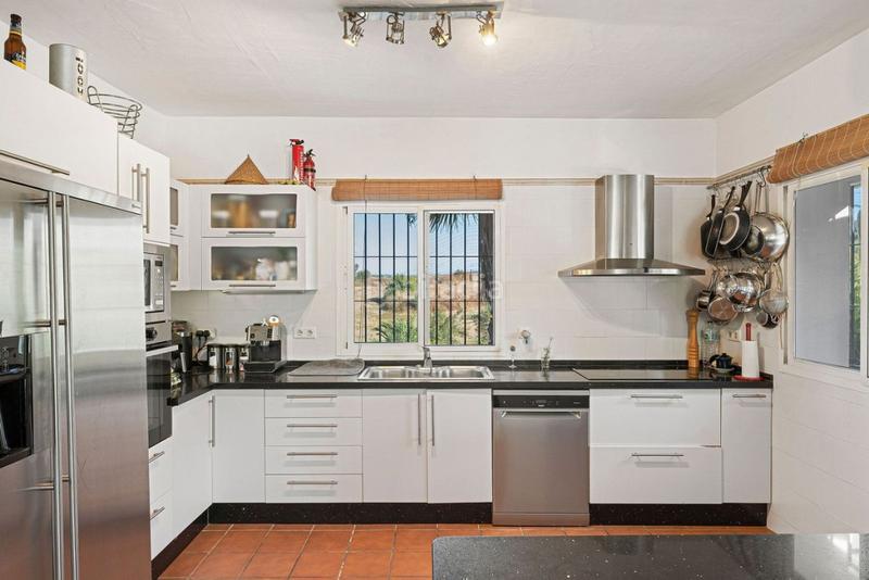 Foto 25f73fae-b2d4-48f9-a474-9f7d1d5c3f6a. Country house with parking pool in Centro Alhaurín el Grande