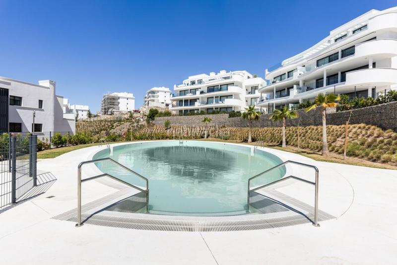 Foto f67ca388-a462-4a9b-99d8-822944e9ec16. Planta baixa amb calefacció aparcament piscina a Fuengirola