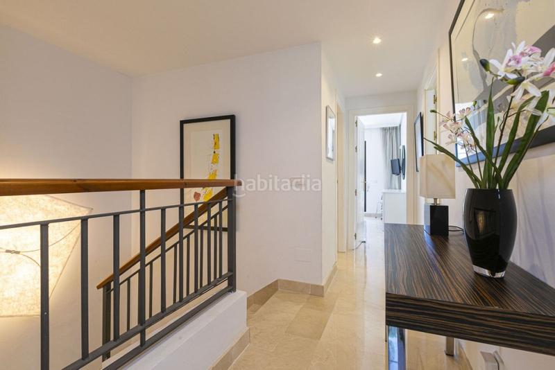 Foto 721c0d95-b09d-4274-a963-39fd0db856bb. Casa aparellada amb calefacció aparcament piscina a Benahavís