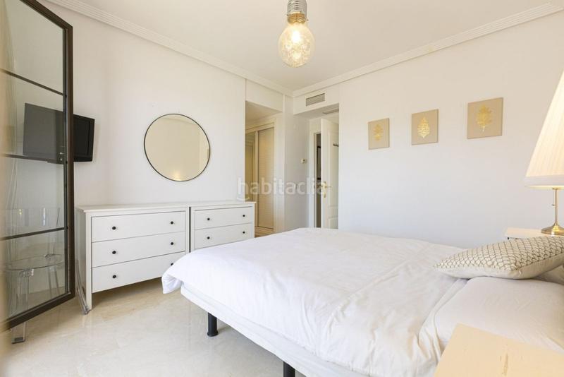 Foto 9f200b58-0790-4f7e-b24b-766fd13db53b. Casa aparellada amb calefacció aparcament piscina a Benahavís