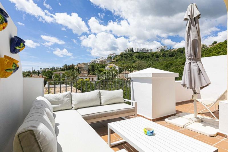 Foto ca63e954-41ea-4ed6-8380-3214bcb518af. Casa aparellada amb calefacció aparcament piscina a Benahavís