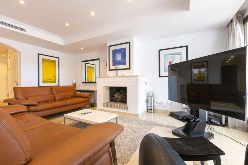 Foto 2aa5f7cb-10d1-4843-b261-cec5cdda1ff9. Casa bifamiliare con riscaldamento parcheggio piscina in Benahavís