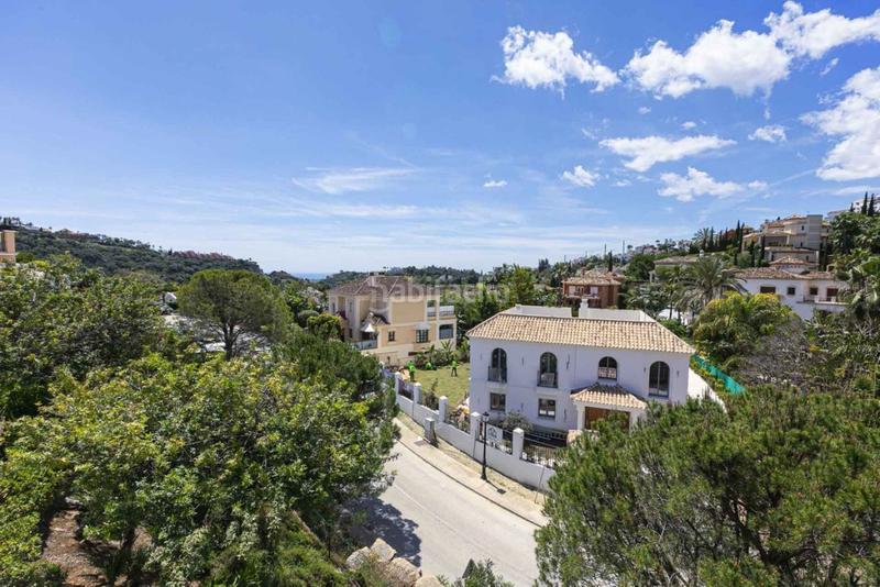 Foto b39c2bff-057a-4001-96da-b4932355be06. Doppelhaus mit heizung parking pool in los arqueros - puerto del almendro Benahavís