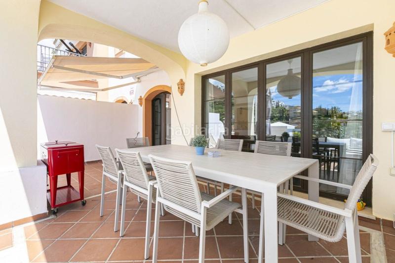 Foto 01a058ab-eede-4c8e-8f0b-4ba51a9c4290. Maison jumelée avec chauffage parking piscine dans los arqueros - puerto del almendro Benahavís