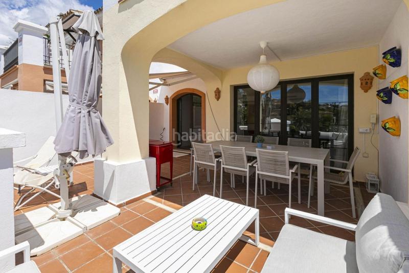 Foto 971feb34-9f98-4460-84c6-ee6baea3fa12. Maison jumelée avec chauffage parking piscine dans los arqueros - puerto del almendro Benahavís