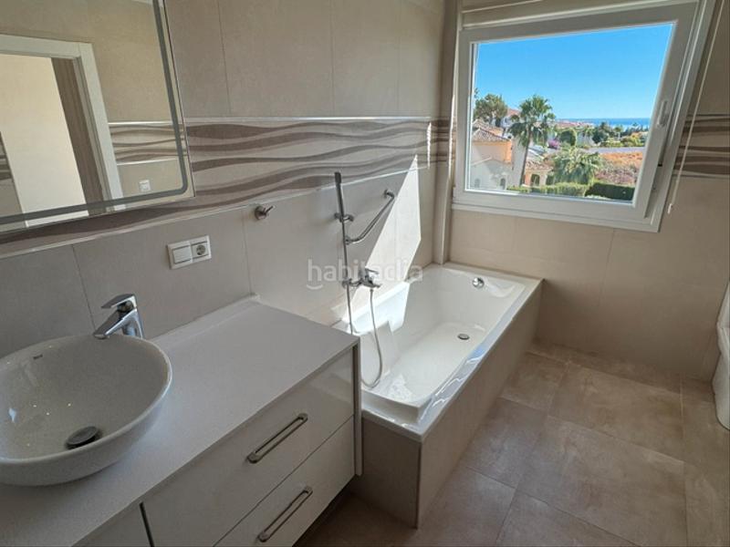 Foto 2f41e15e-aa11-4c55-acb4-93ae11887759. Chalet en Seghers Estepona