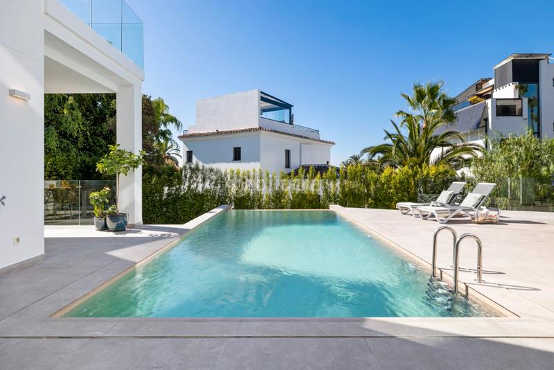 Foto dfe265d9-532a-46bb-941e-8c6b4f5f10af. Chalet mit parking pool in Marbesa Marbella