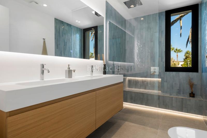 Foto edb1d207-6661-4b39-868a-f911aefb993c. Chalet mit parking pool in Marbesa Marbella