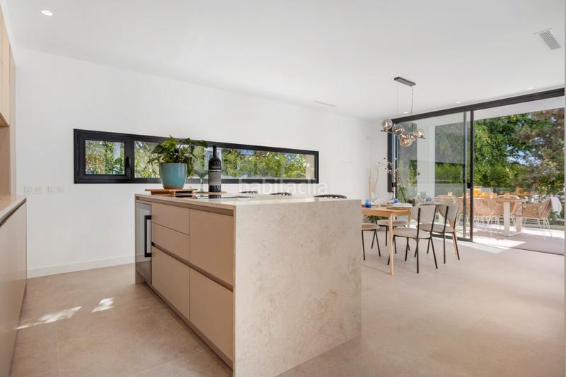 Foto 2299fdc5-66b2-4fb8-bb73-9155fadf9177. Chalet with parking pool in Marbesa Marbella