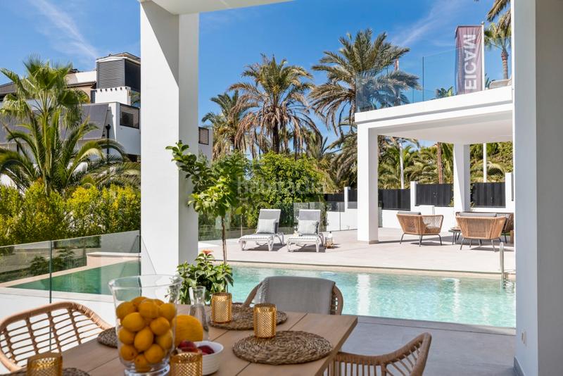 Foto 60b2455f-fd36-42d7-8cb9-4e8f60d254af. Chalet with parking pool in Marbesa Marbella