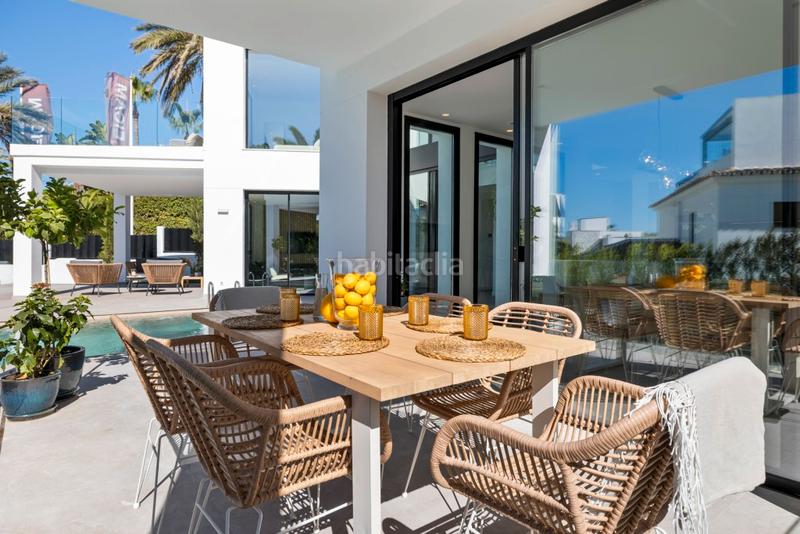 Foto c6c3a44c-912f-4ee3-8951-2114ef1300a6. Chalet with parking pool in Marbesa Marbella