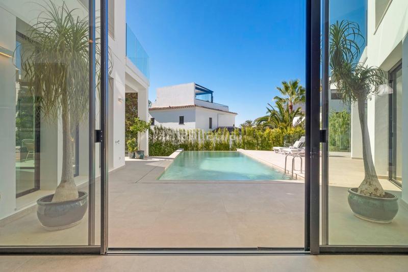 Foto d431b401-f8e0-4ae3-92a2-659534cd7b7a. Chalet with parking pool in Marbesa Marbella