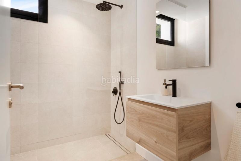 Foto b1451765-86eb-41f5-aabc-3ee5dc6ab422. Xalet amb aparcament piscina a Marbesa Marbella