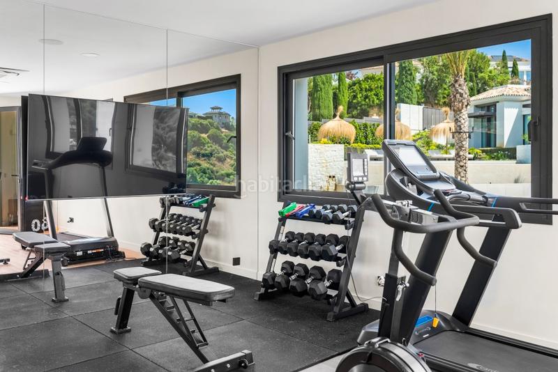 Foto 2429df64-dc72-4cb6-bbe3-11c783e28e9c. Chalet con riscaldamento parcheggio piscina in Los Flamingos Benahavís