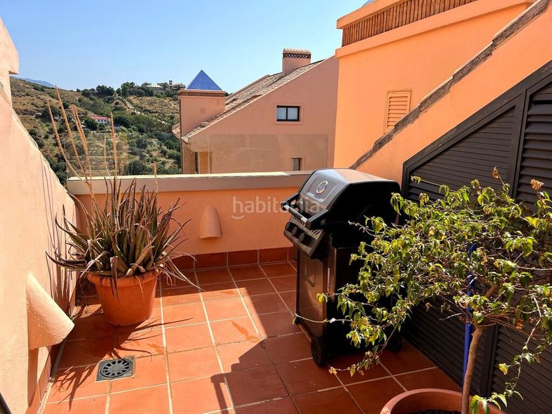 Foto 18c46442-2029-43c8-a359-c26e3caf5561. Dúplex amb calefacció aparcament piscina a Calahonda Mijas