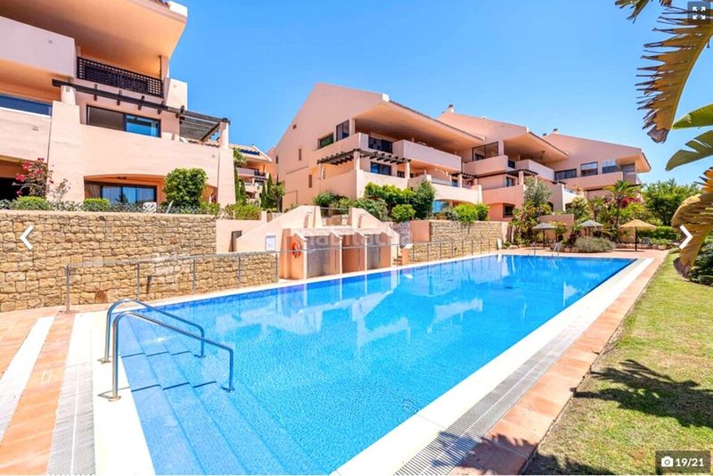 Foto aaccbec1-1df8-4bd0-a2d1-84268b5a114d. Dúplex amb calefacció aparcament piscina a Calahonda Mijas