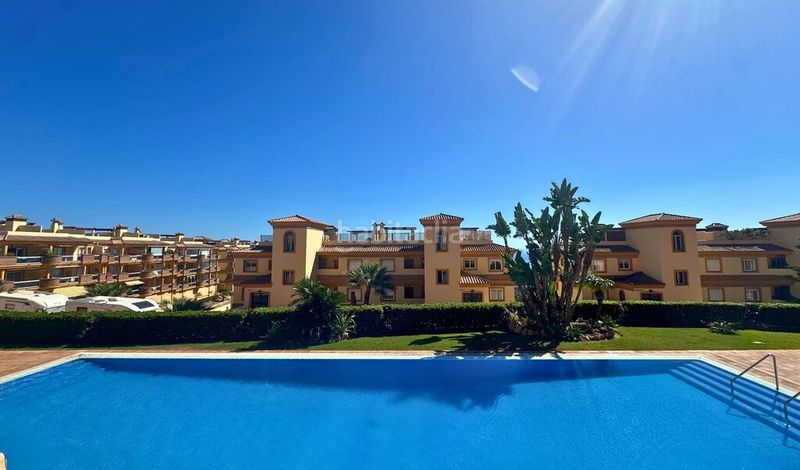 Foto b62df3f4-6490-4cda-887a-e09ea6163834. Dúplex amb calefacció aparcament piscina a Calahonda Mijas